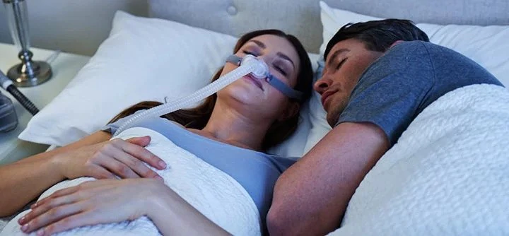 How to Stop Snoring Women: Using Therapy Devices 